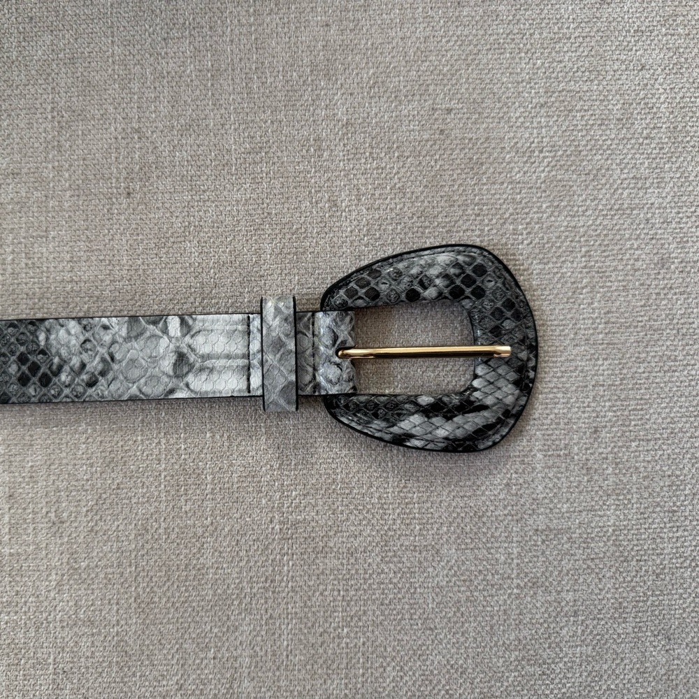 LP Blue by Linea Pelle Snakeskin Big Buckle Belt, White/Black Sz L (35”-39”) NWT